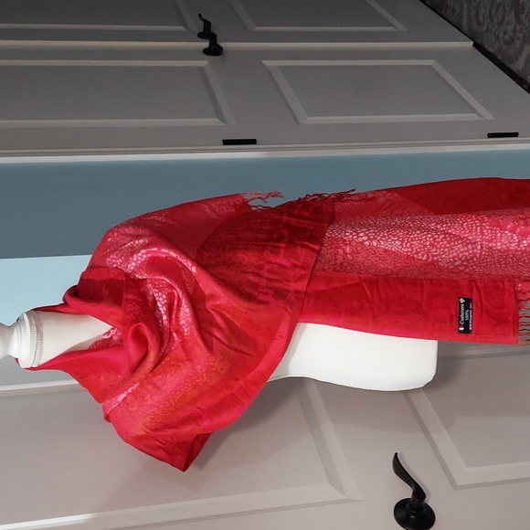 New* Pink Pashmina From Italy 100%Silk - Picture 4 of 5